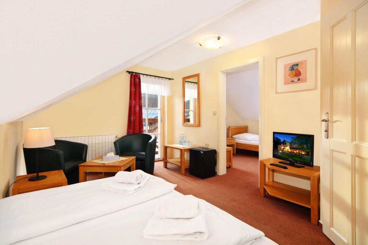 Hotel Erika Spindleruv Mlyn Bagian luar foto