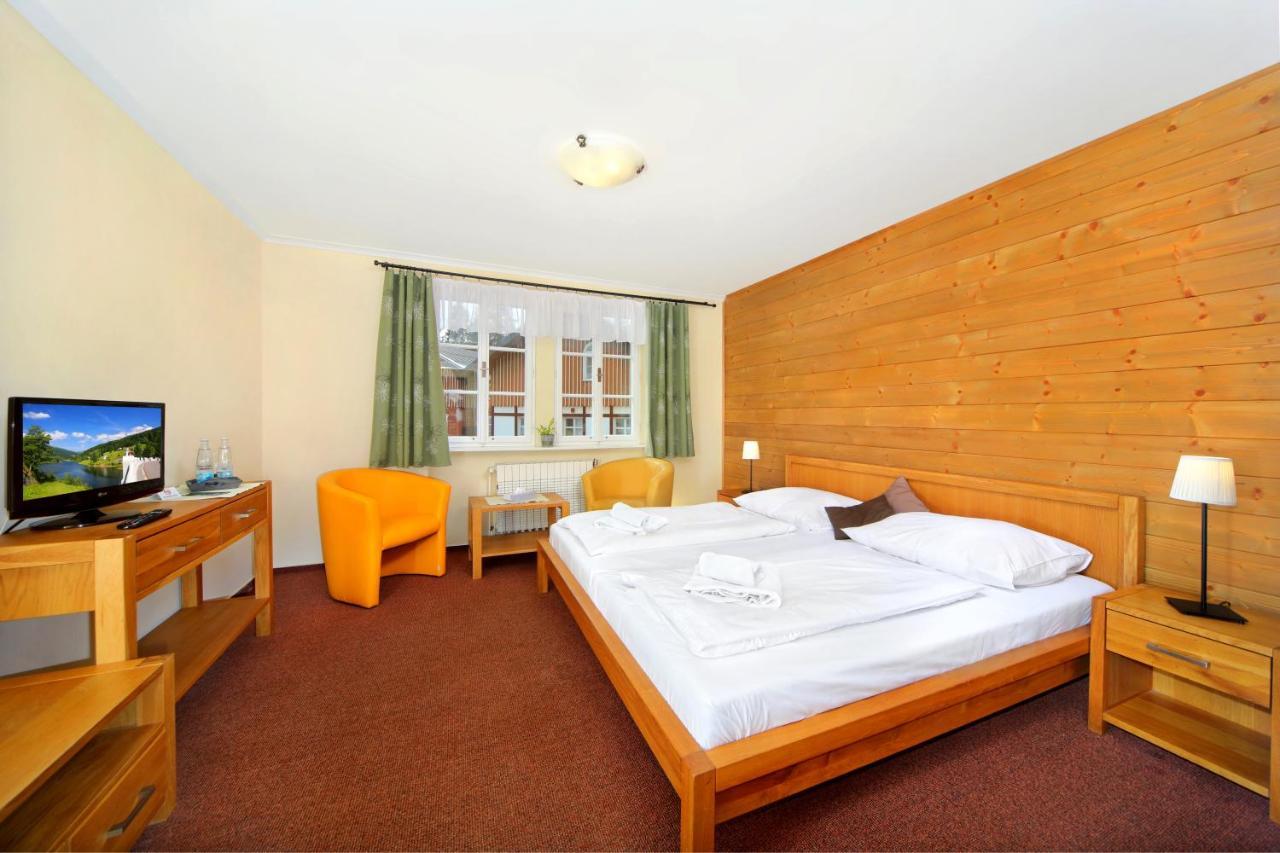 Hotel Erika Spindleruv Mlyn Bagian luar foto