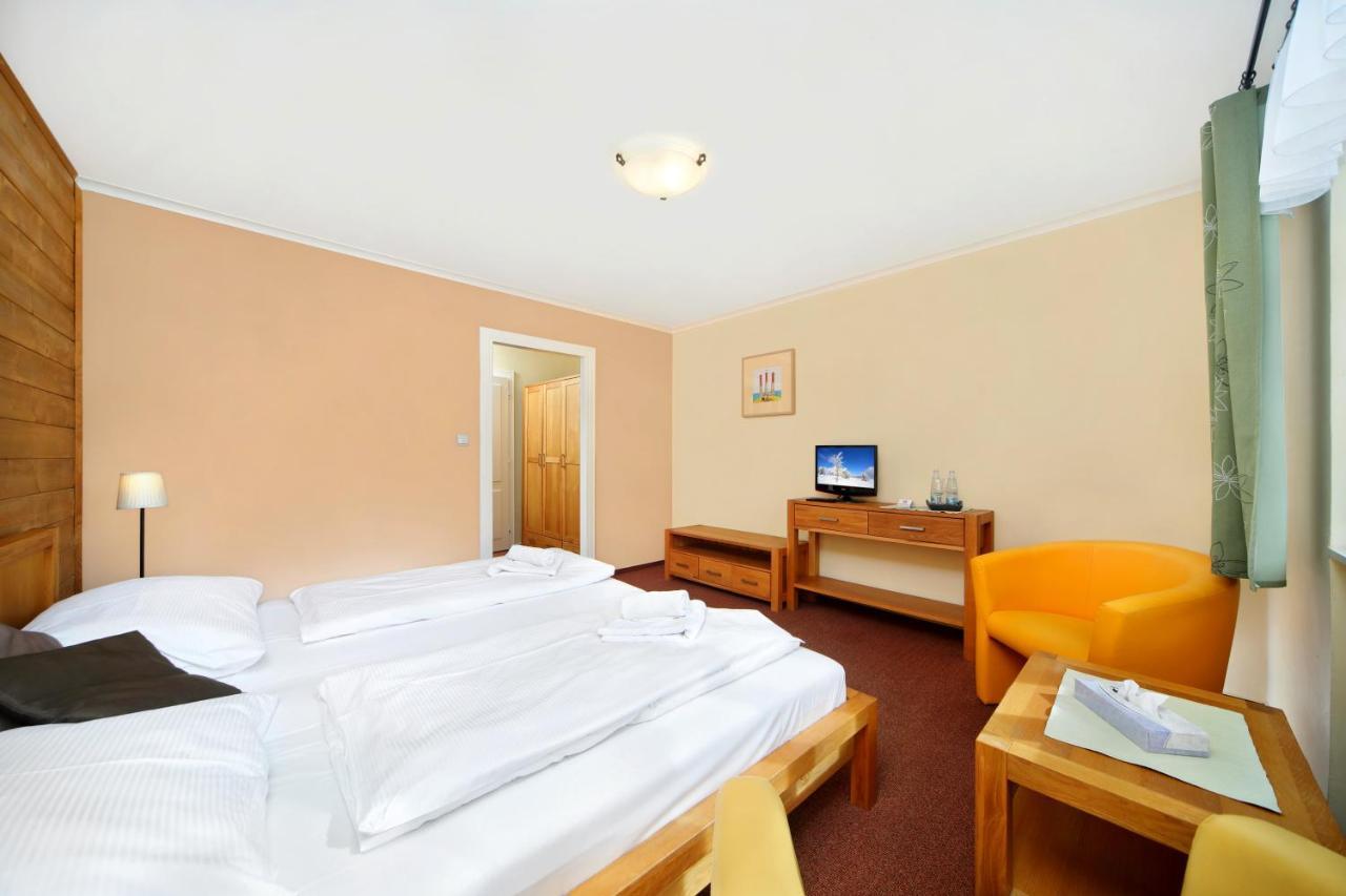 Hotel Erika Spindleruv Mlyn Bagian luar foto
