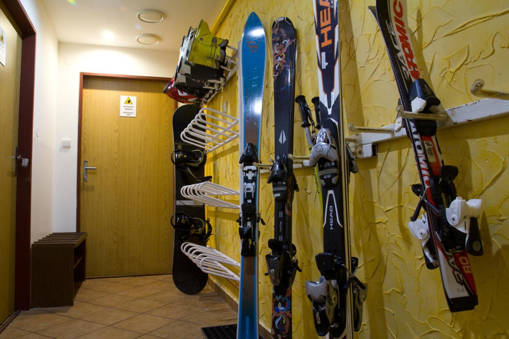 Hotel Erika Spindleruv Mlyn Bagian luar foto